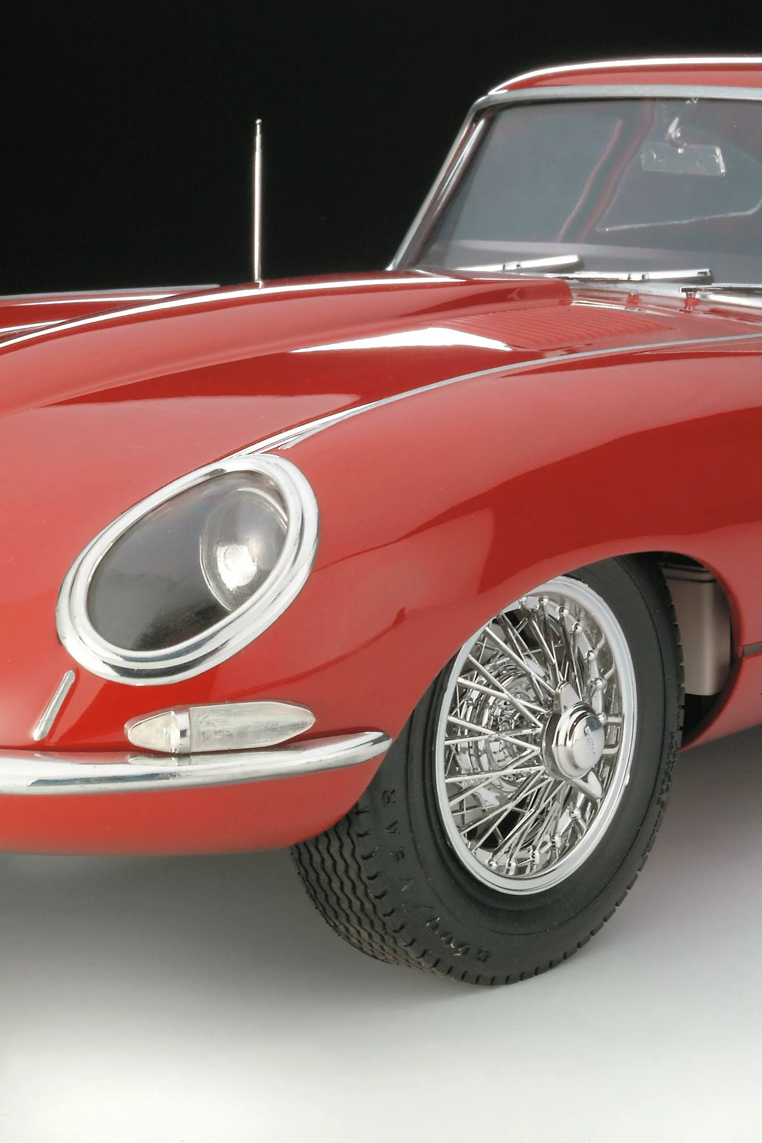 1/8 Revell Monogram Jaguar E-Type Sports Car 7717 (New Release!)