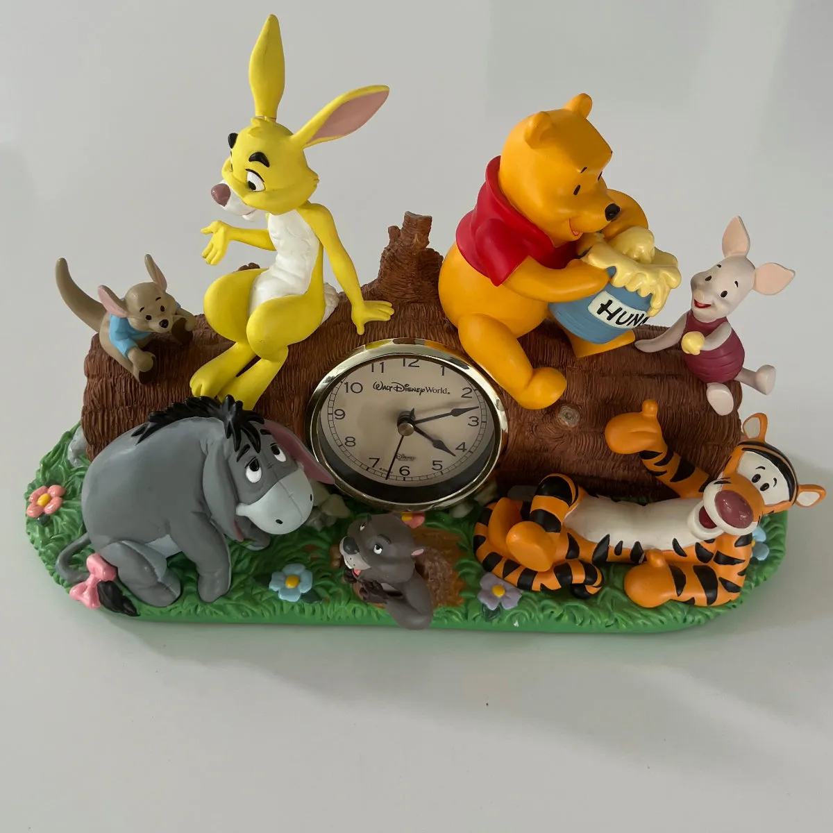 Rare VTG Walt Disney World Winnie The Pooh & Friends Quartz Clock